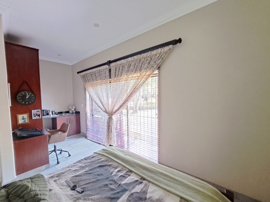5 Bedroom Property for Sale in Waterkloof North West